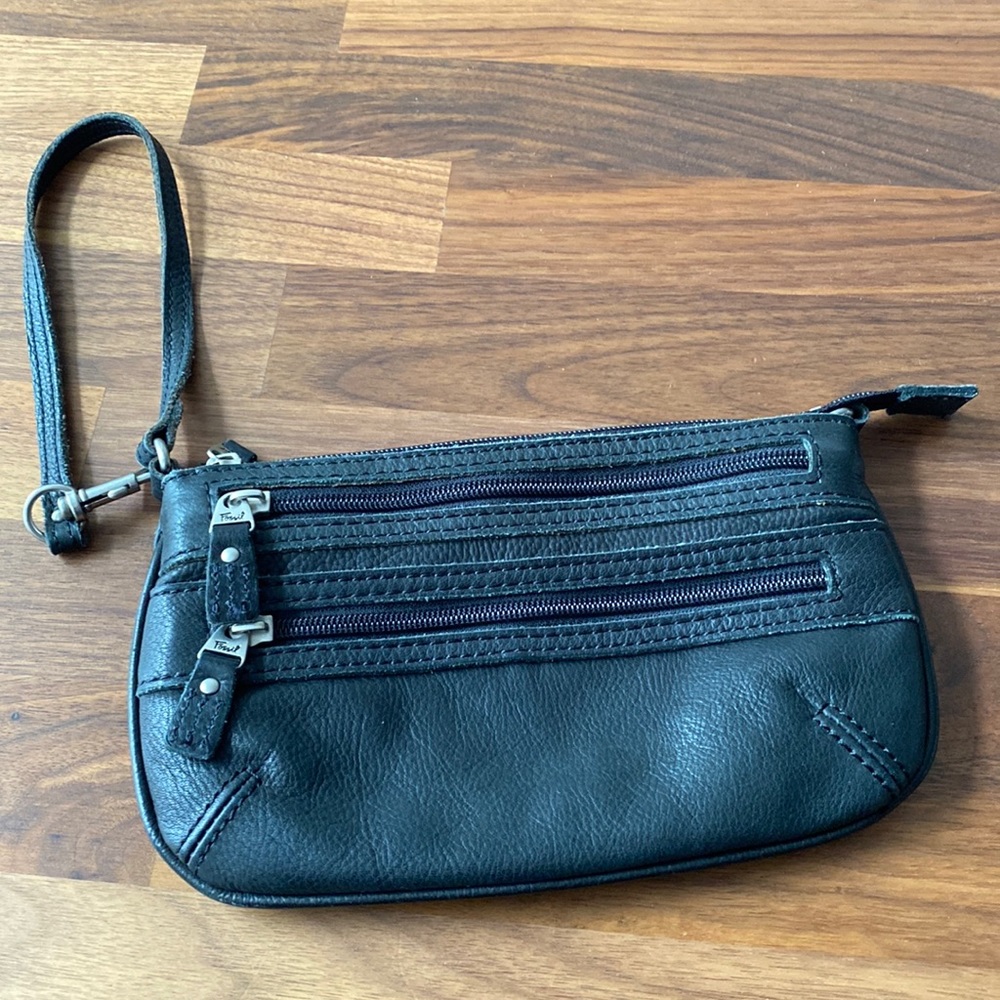 Fossil wristlet